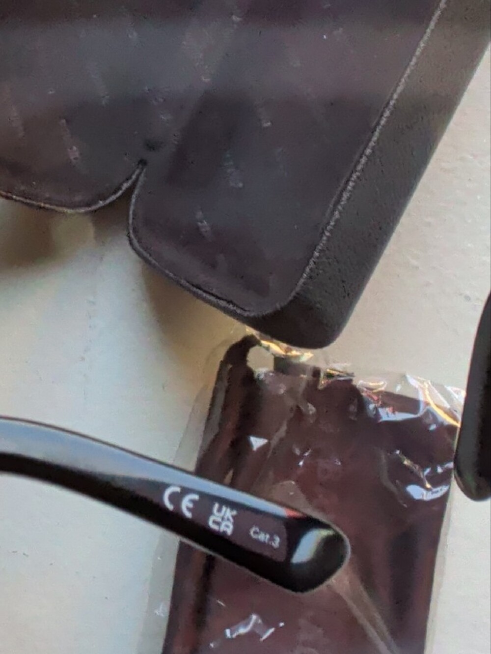 Like New In Case Balenciaga Logo Sunglasses With Wiping Clothes - Picture 9 of 11